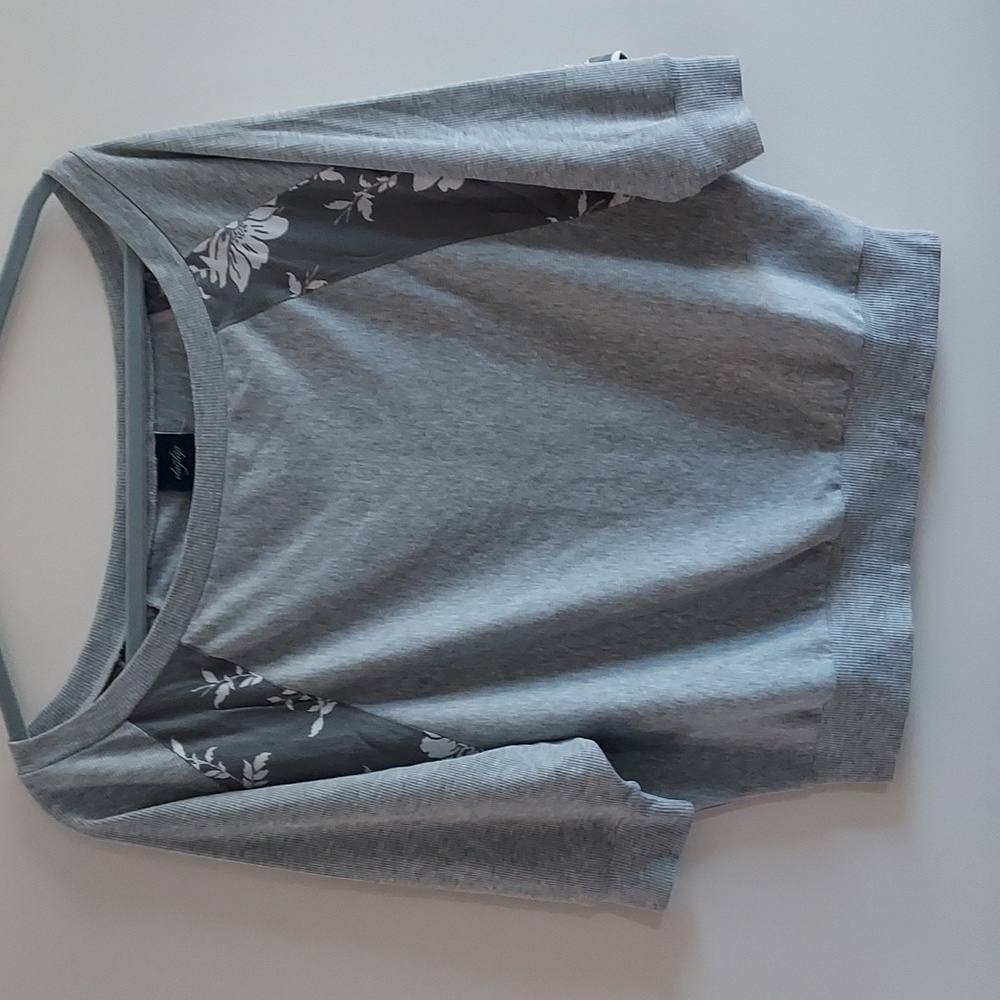 Daytrip off shoulder shirt, sz sm